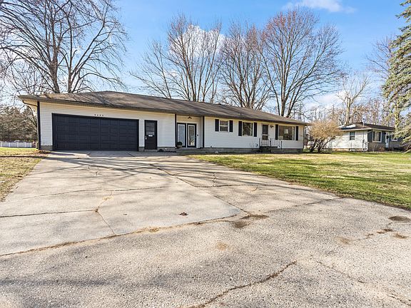 3rd image of 9486 Marylou St