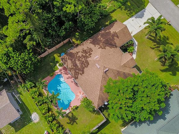 5th image of 1665 SE Aires Ln