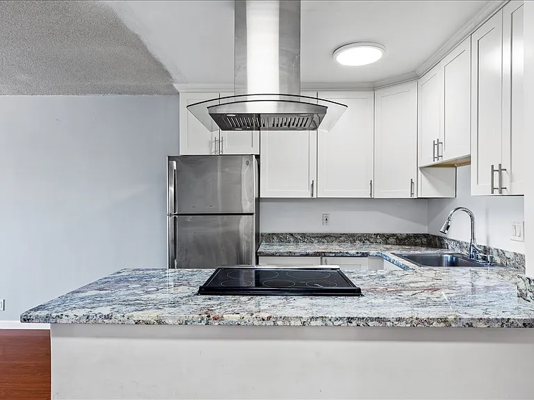 280 Howland St #303 — Photo 5
