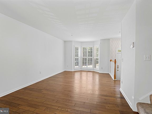 5th image of 605 Puritan Ct