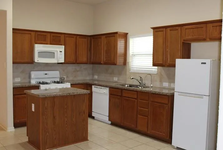 18114 Surrey Lake Ln — Photo 13