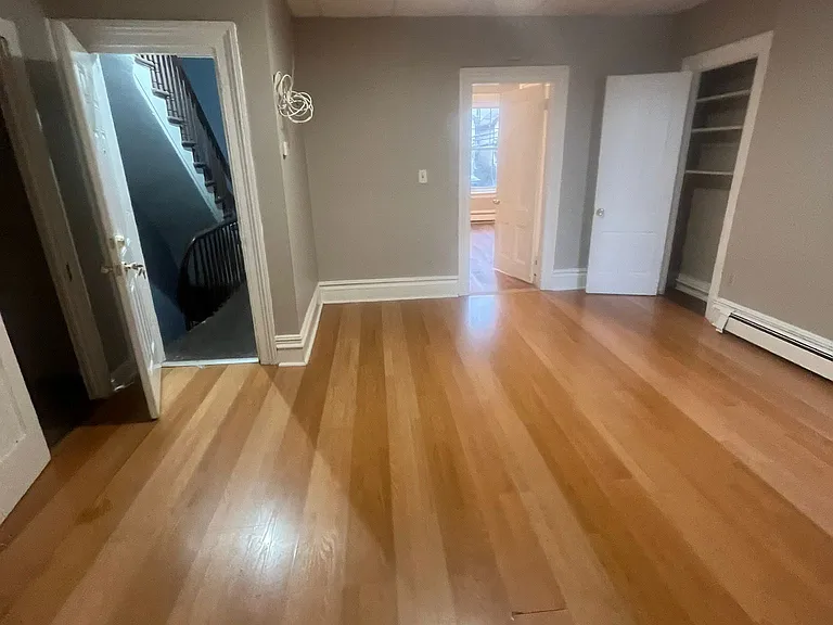 401 Marshall St #1R — Photo 5