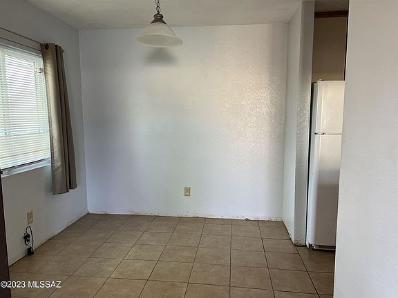 5th image of 842 S Langley Ave Unit 202
