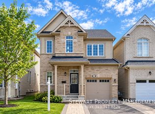 361 Autumnfield St, Ottawa, ON K2M0J6