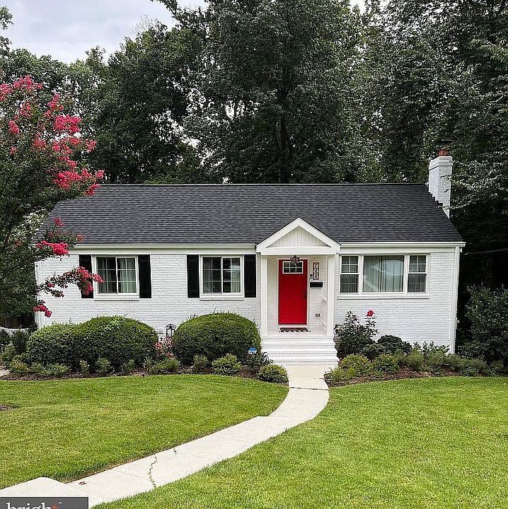 1st image of 7306 Woodley Pl