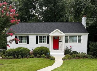 7306 Woodley Pl, Falls Church, VA 22046