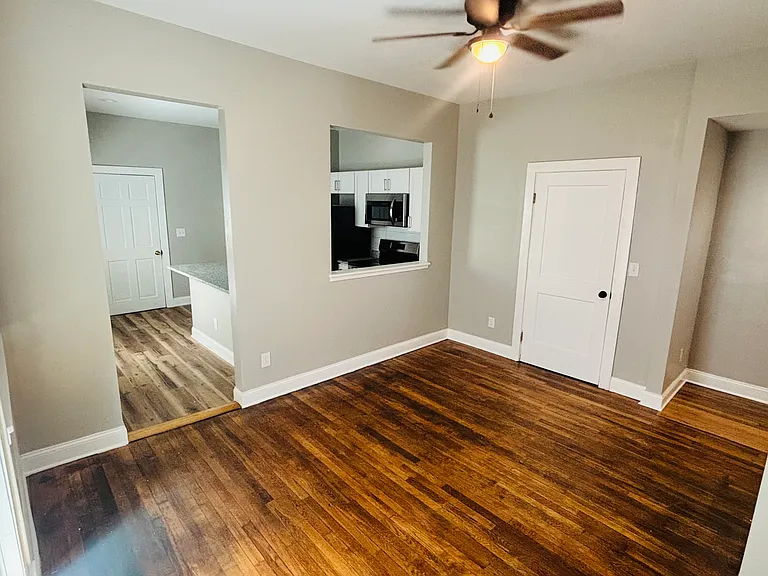 220 E Main St #A — Photo 2
