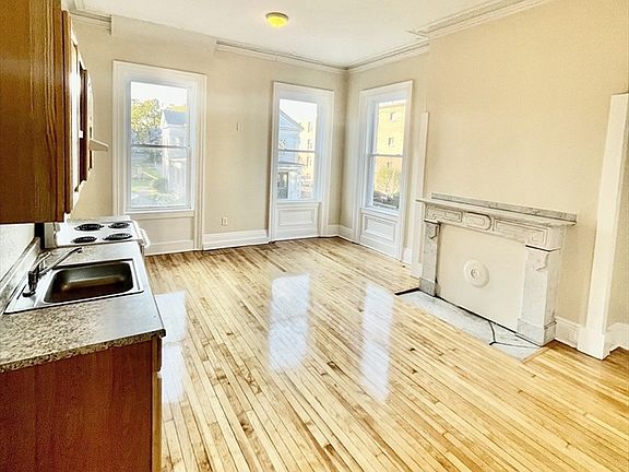 3rd image of 5 Ashland St