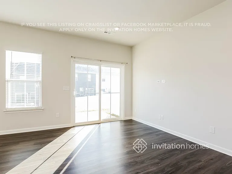 452 Killarney Park — Photo 2