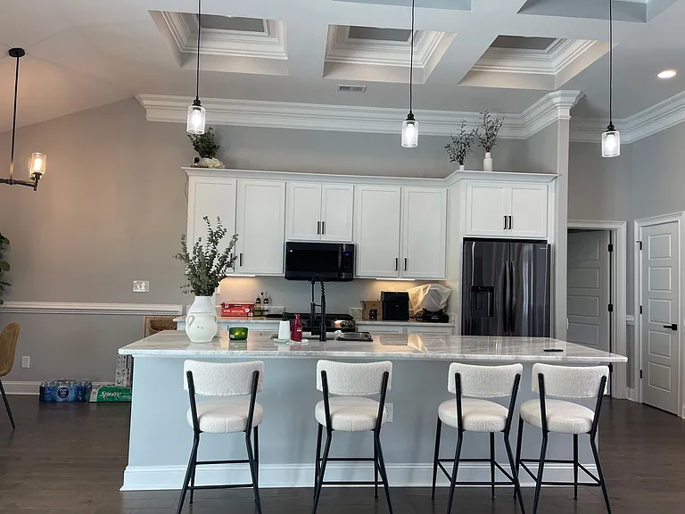 123 E Covington Dr — Photo 8