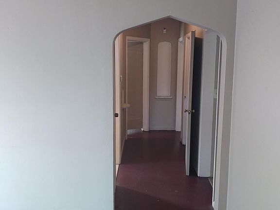 4th image of 9943 Sorrento St