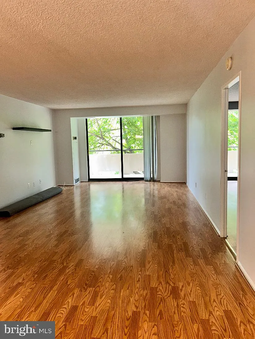 Regency Mclean — Photo 4