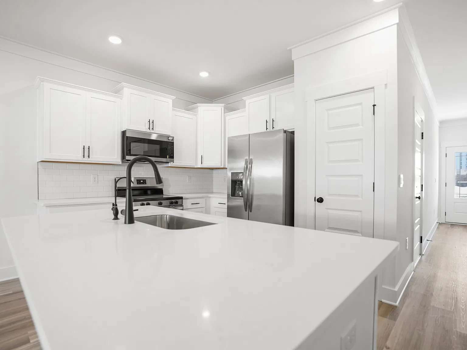 3 bed, 2.5 bath, 1459 sqft, $2,800 — Photo 3