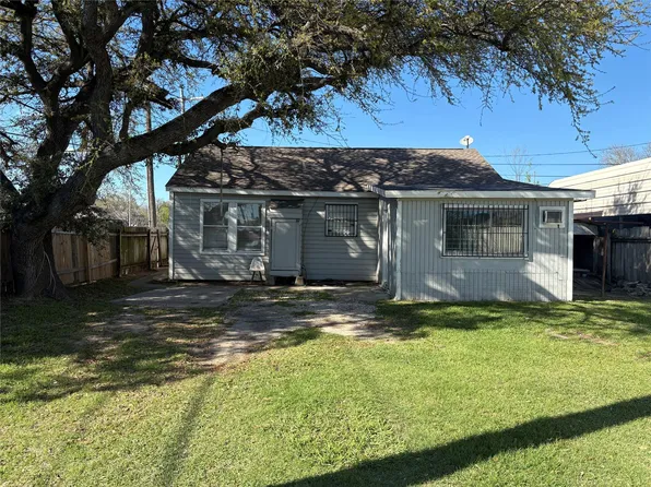 10 7th St N, Texas City, TX 77590