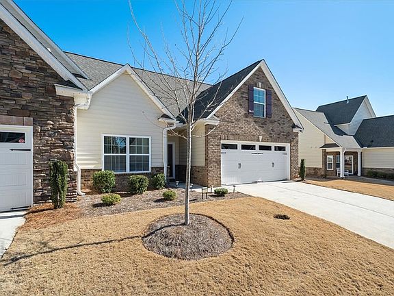 5th image of 106 Coosa Ln