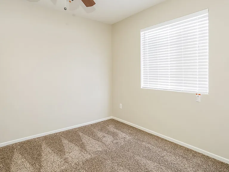 4933 Royal Lake Ave — Photo 11