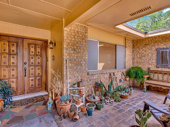 5th image of 705 El Centauro Dr