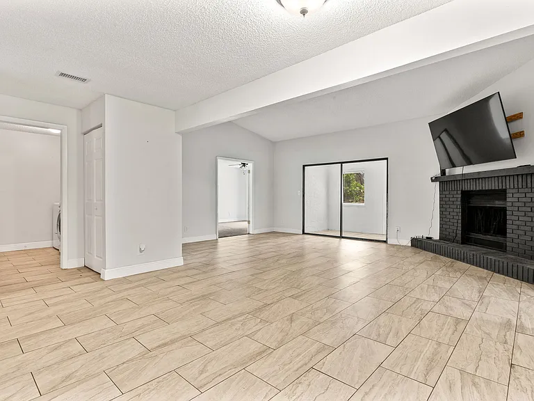 1500 Walnut St — Photo 5