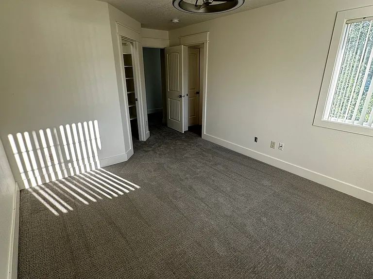 2125 S Amy Ave — Photo 17