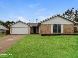 3410 Palomino Dr, Arlington, TX 76017