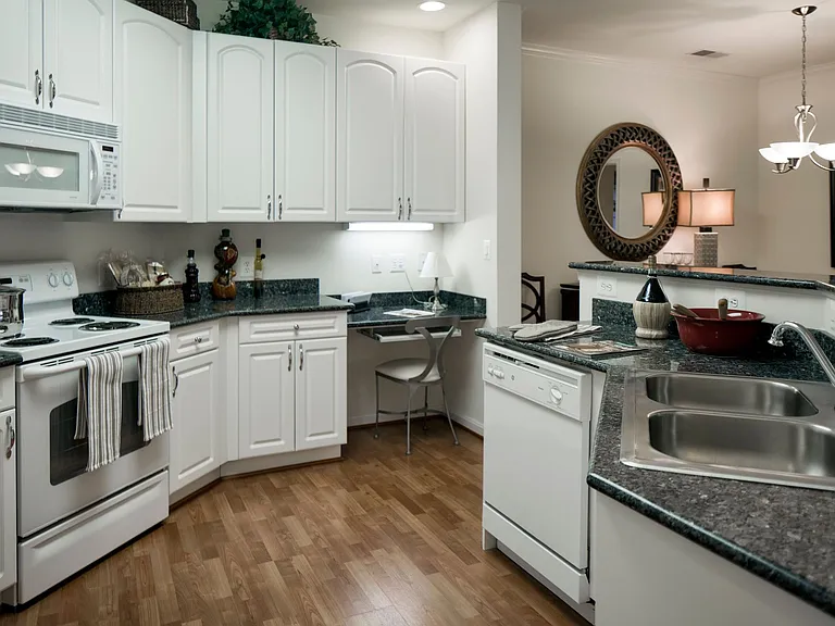 10090 Mill Run Cir — Photo 18
