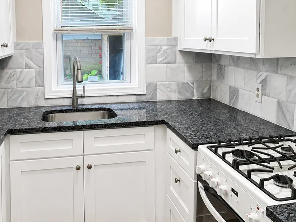 35 Pinehurst Ave #1, Providence, RI 02908