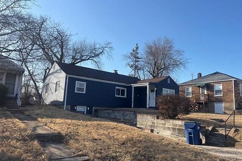 1st image of 439 Warford Ave