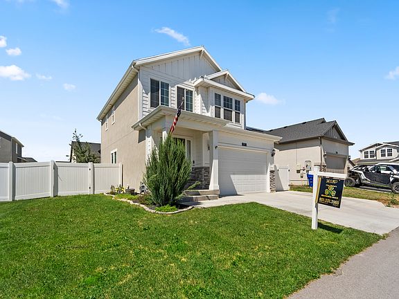 3rd image of 1571 E Erickson Ln