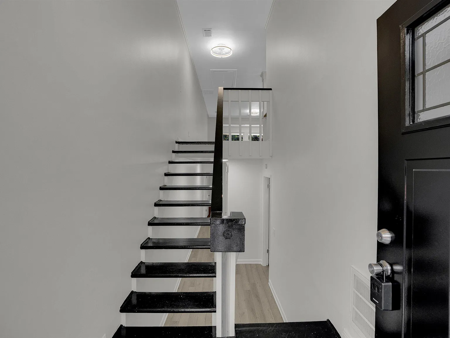 3 bed, 1500 sqft, $1,875 — Photo 3