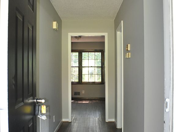 4th image of 281 Greengate Ln