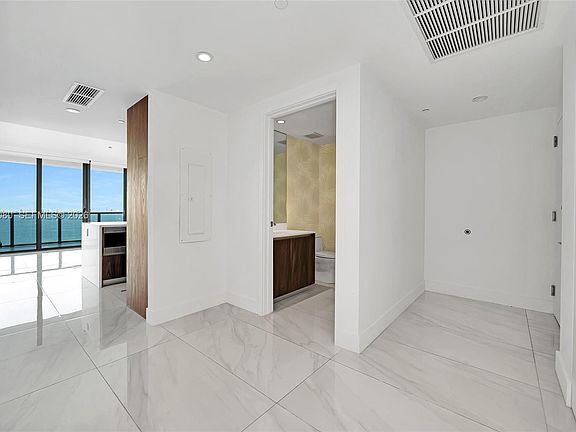 5th image of 3131 NE 7th Ave #1806