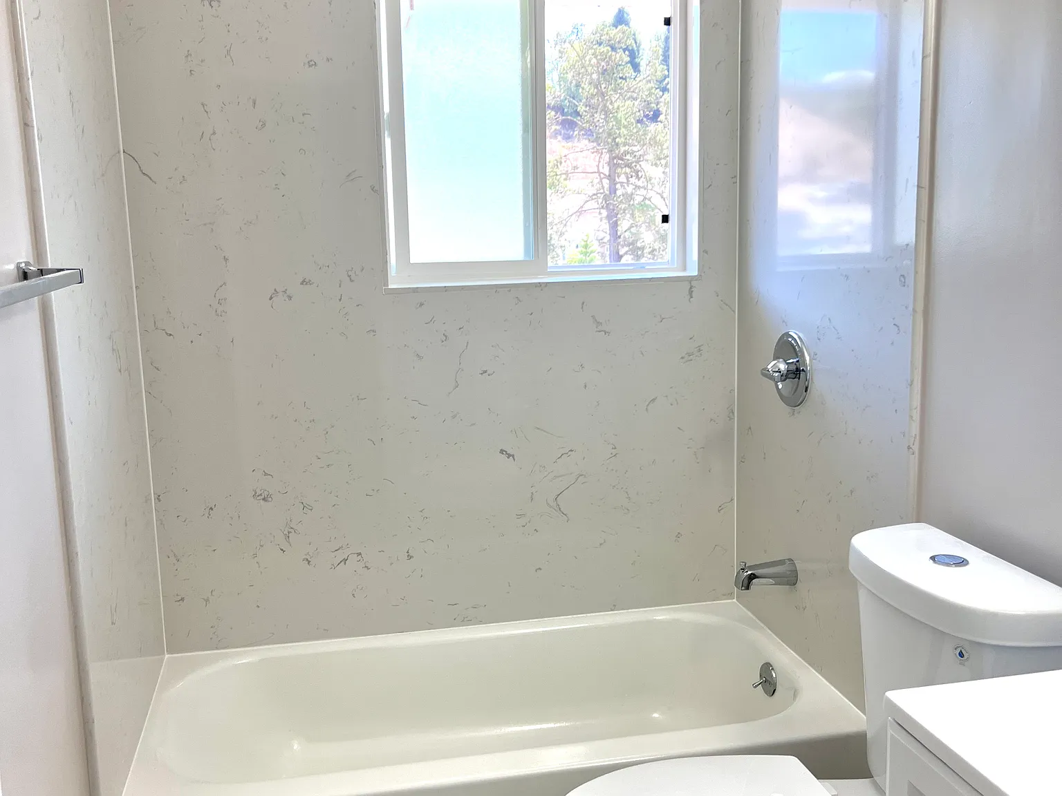 2 bed, 1.5 bath, 850 sqft, $2,475 — Photo 3