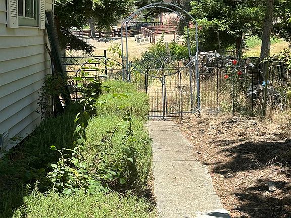 3rd image of 16216 Duggans Rd