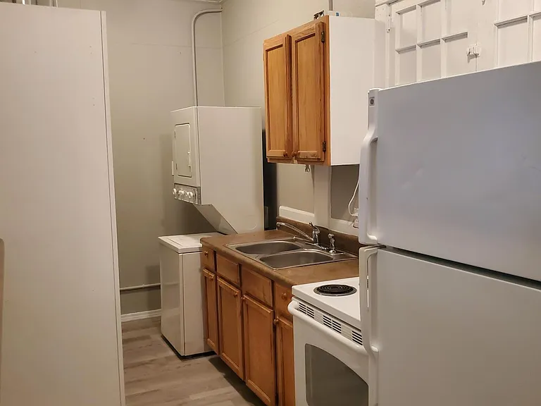 124 N Main St #A — Photo 3