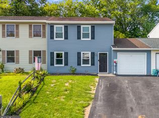 17 Russet Ln, Millersville, PA