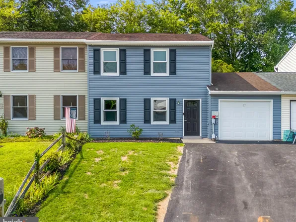 17 Russet Ln, Millersville, PA 17551