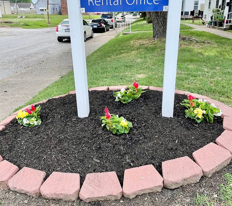 Cozy and Convenient Living at Anchor Court Apartments in Evansville