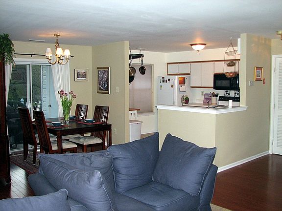 Family room to Kitchen