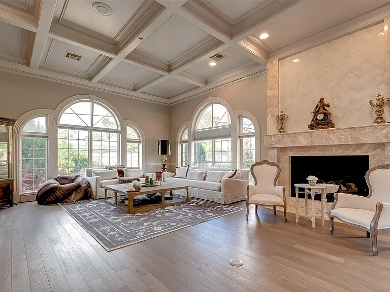 12445 Memorial Dr — Photo 18