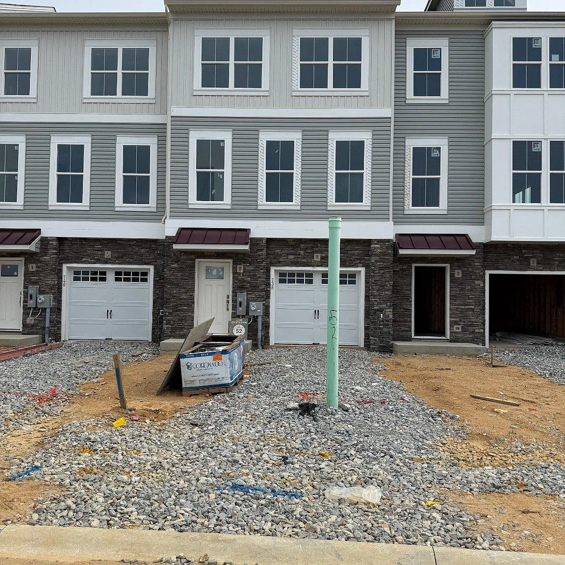 4 bed, 3.5 bath, 1980 sqft, $2,100 — Photo 1