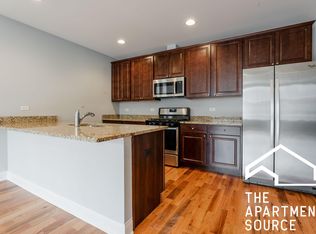 2450 W Diversey Ave #89BBG0DFT, Chicago, IL 60647