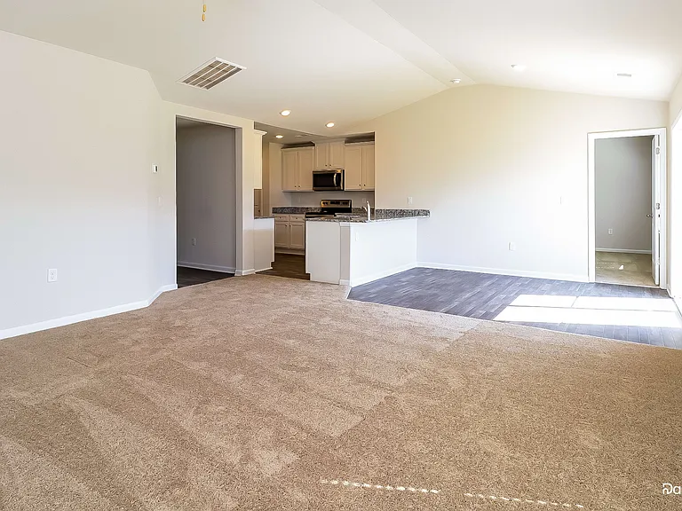 375 Kenyon Dr — Photo 6