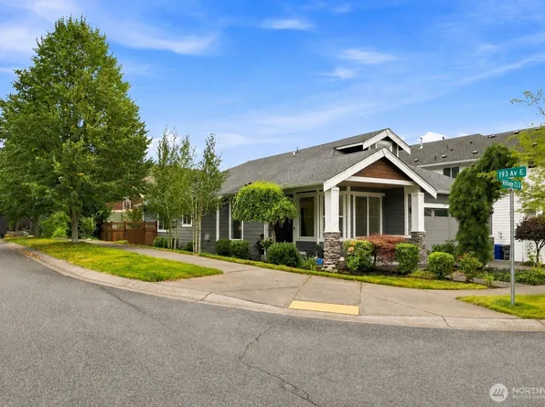 19220 Village Court E, Bonney Lake, WA 98391