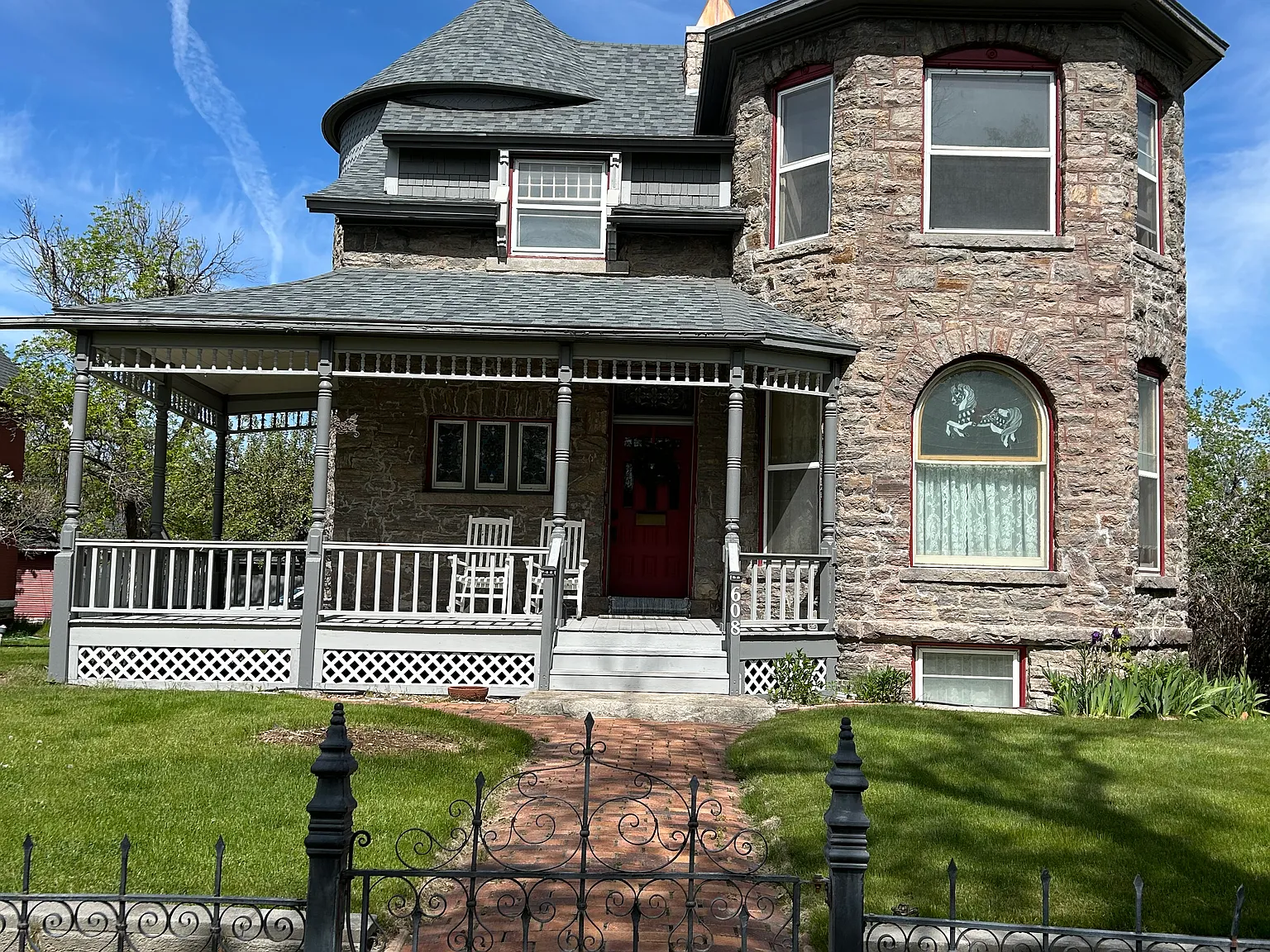 2 bed, 1200 sqft, $1,850 — Photo 1