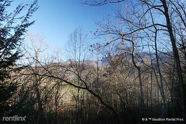 You wont believe youre just 5 minutes from downtown!