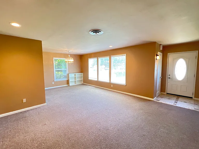 2629 Alder St — Photo 3