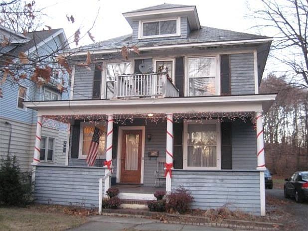 1st image of 40 S Lake Ave