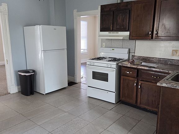 5th image of 540 W Canedy St