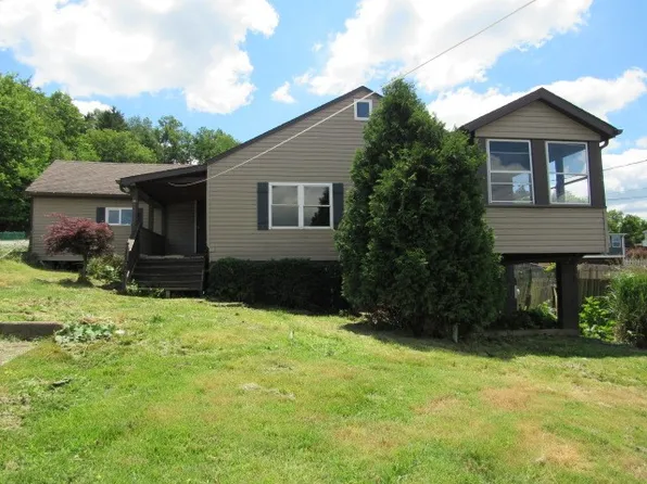 26 Mulberry St, Belle Vernon, PA 15012