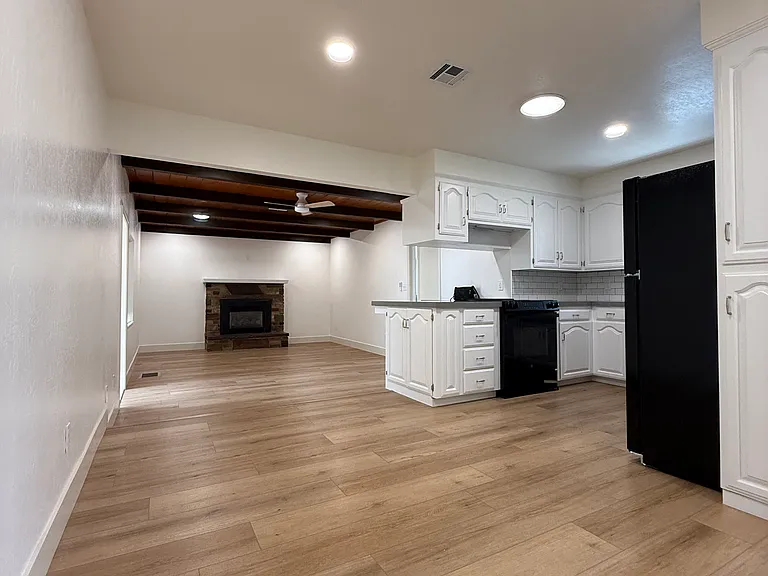1401 Cardinal St — Photo 1